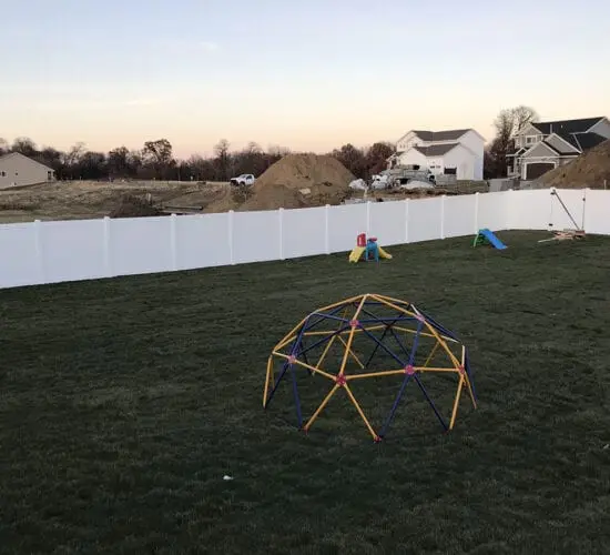 White Vinyl Privacy Fence Mn (1)12