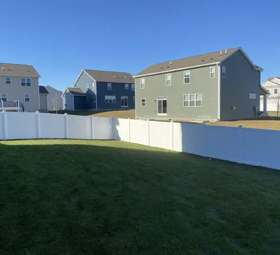 White Vinyl Privacy Fence Mn (2)